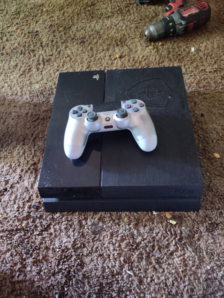 Ps4 With Controller