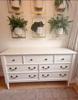 Pottery Barn - Blyth 7- Drawer Dresser - Vintage Simply White