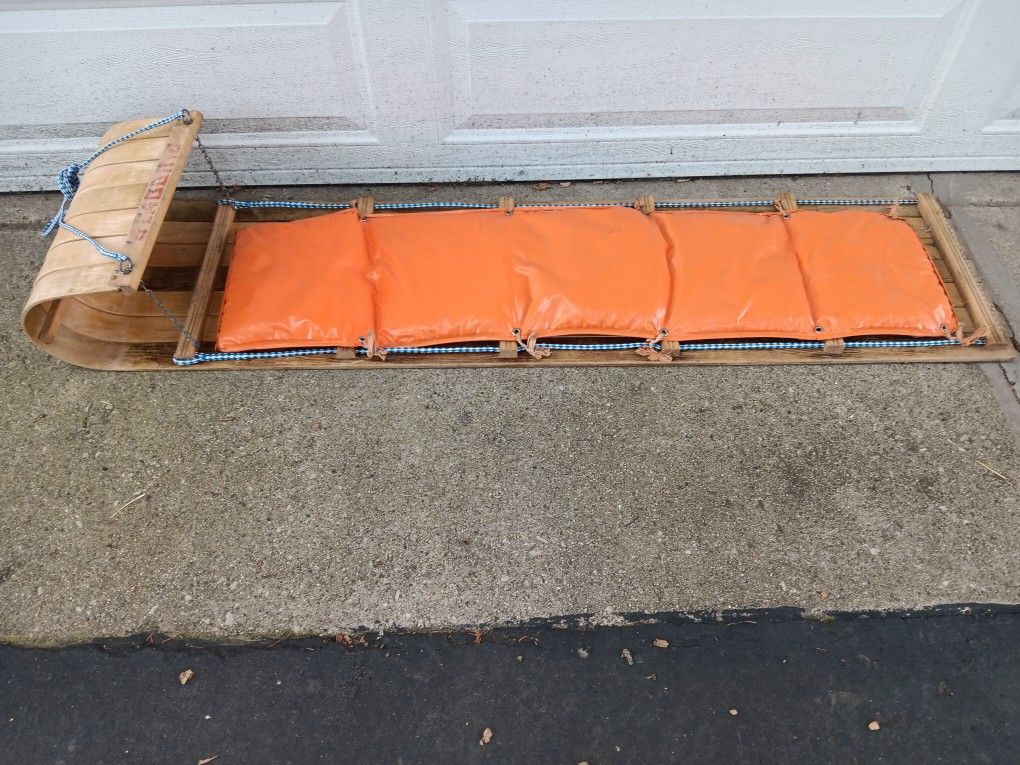 6' Wood Toboggan With Pad