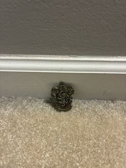 Universal Studios Pin - Gryffindor House 