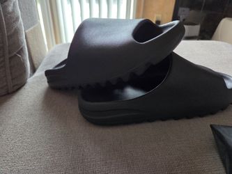 Yeezy slide Men size 13