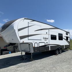 Wildcat Maxx  5th Wheel 