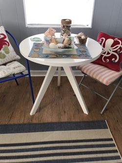West elm tripod table white outlet