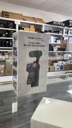 Insta360 Luna Ultra Dual-Lens 8K Gimbal Camera