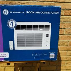 GE
6,000 BTU 115-Volt Window Air Conditioner for 250 sq. ft. Rooms in White with Remote