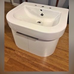 Luxury Sinks With Vanity - Duravit Brand happy Series. 