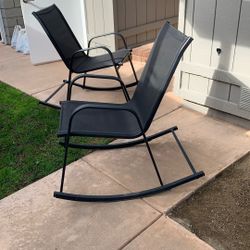 2 Rocking Chairs 