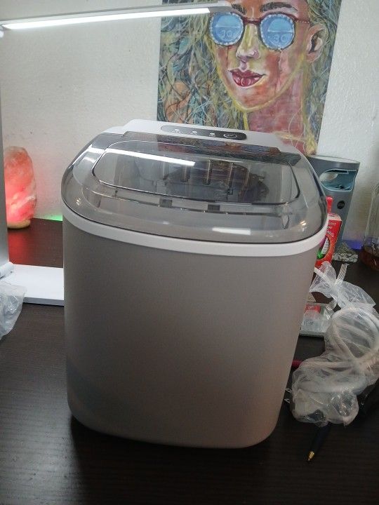 Ice Machine ,brand New