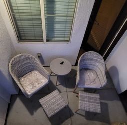 Patio Set/chairs