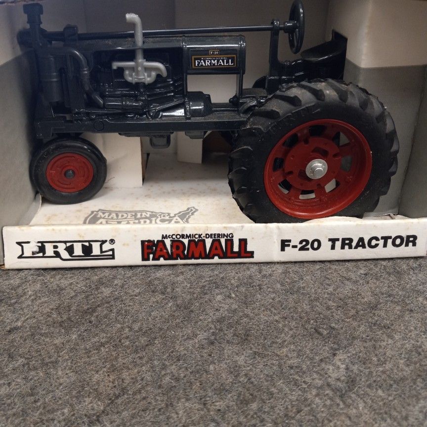 Ertl Farmall F20 Tractor