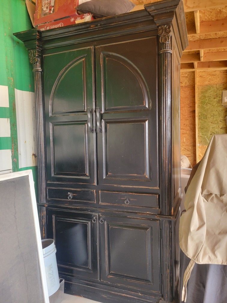 Armoire Antique Black