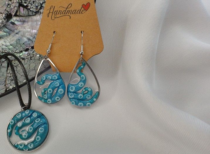 Blue Octopus Tentacle Necklace & Pendant Set