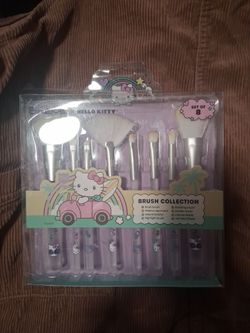 Makeup brushes
