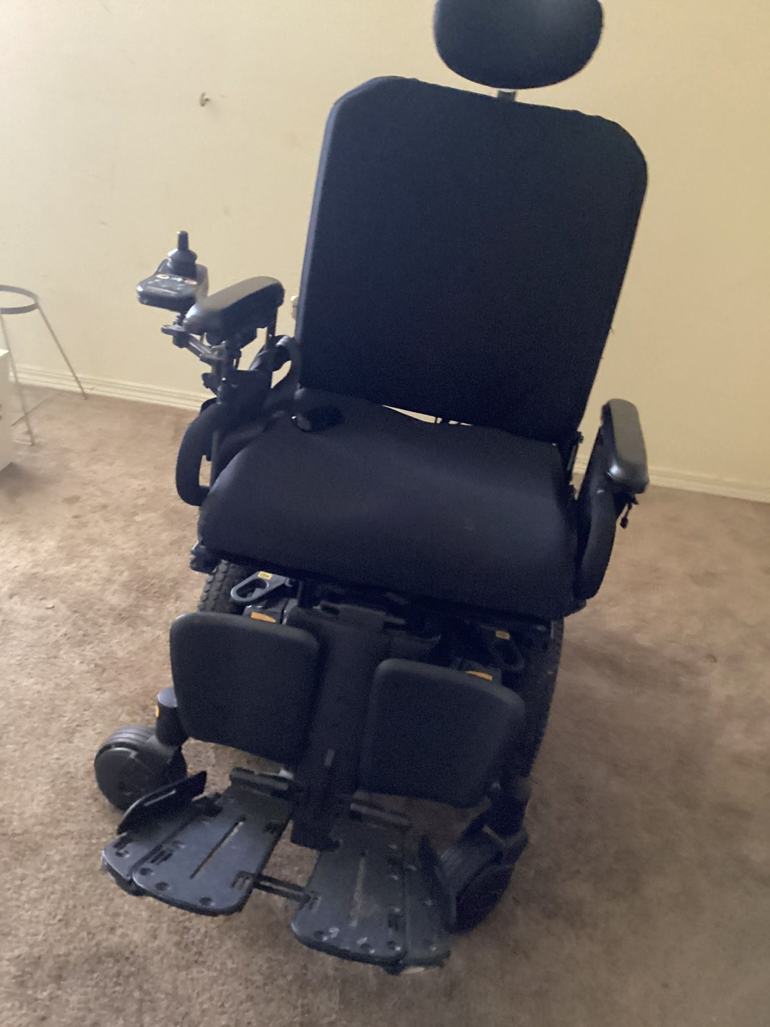 Quantum Q6 Edge 2.0 Power Chair 2019 With New Battery 