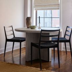 Williams Sonoma - Santa Rosa Dining Table Divood Gray Round 48*