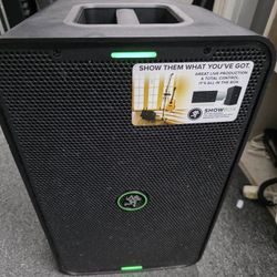 Mackie ShowBox All-in-One Battery-Powered Performance Rigv