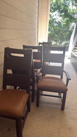 Chairs &dinning table