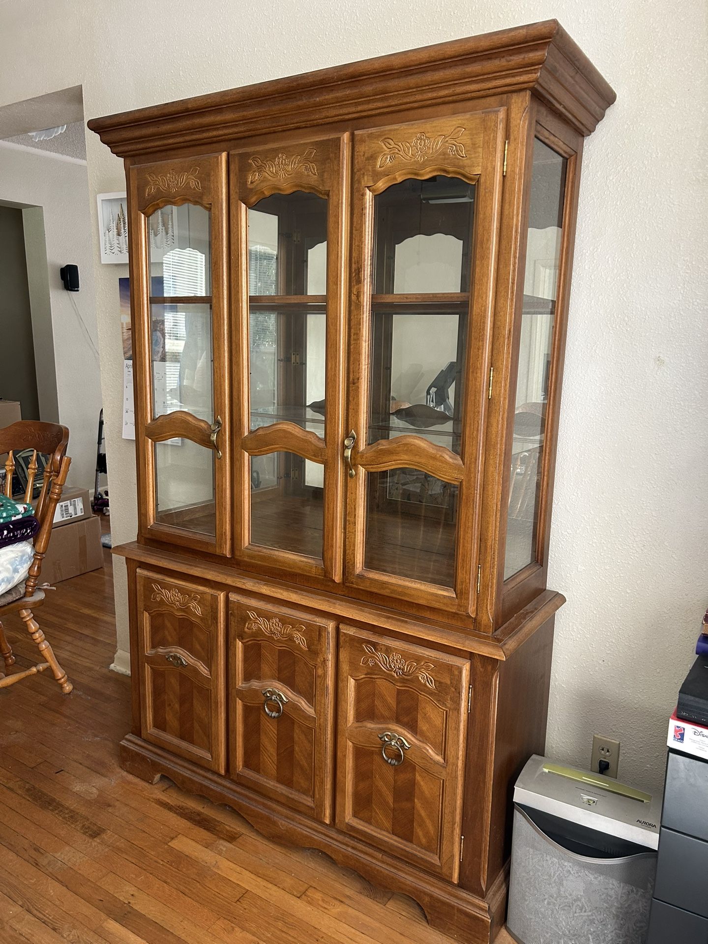 Hutch/display Cabinet
