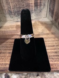 Sterling silver heart dangle ring - size 8