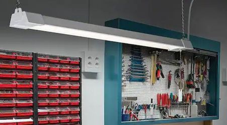 Fluorescent shop light