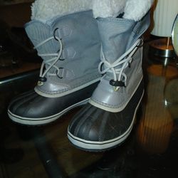 Sorel Youth SIze 4 Winter Insulated Winter Boots 