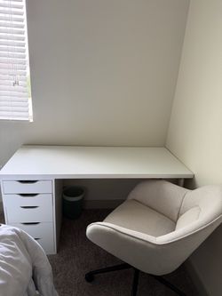 White Desk & Comfy Office Chair Set – Like New