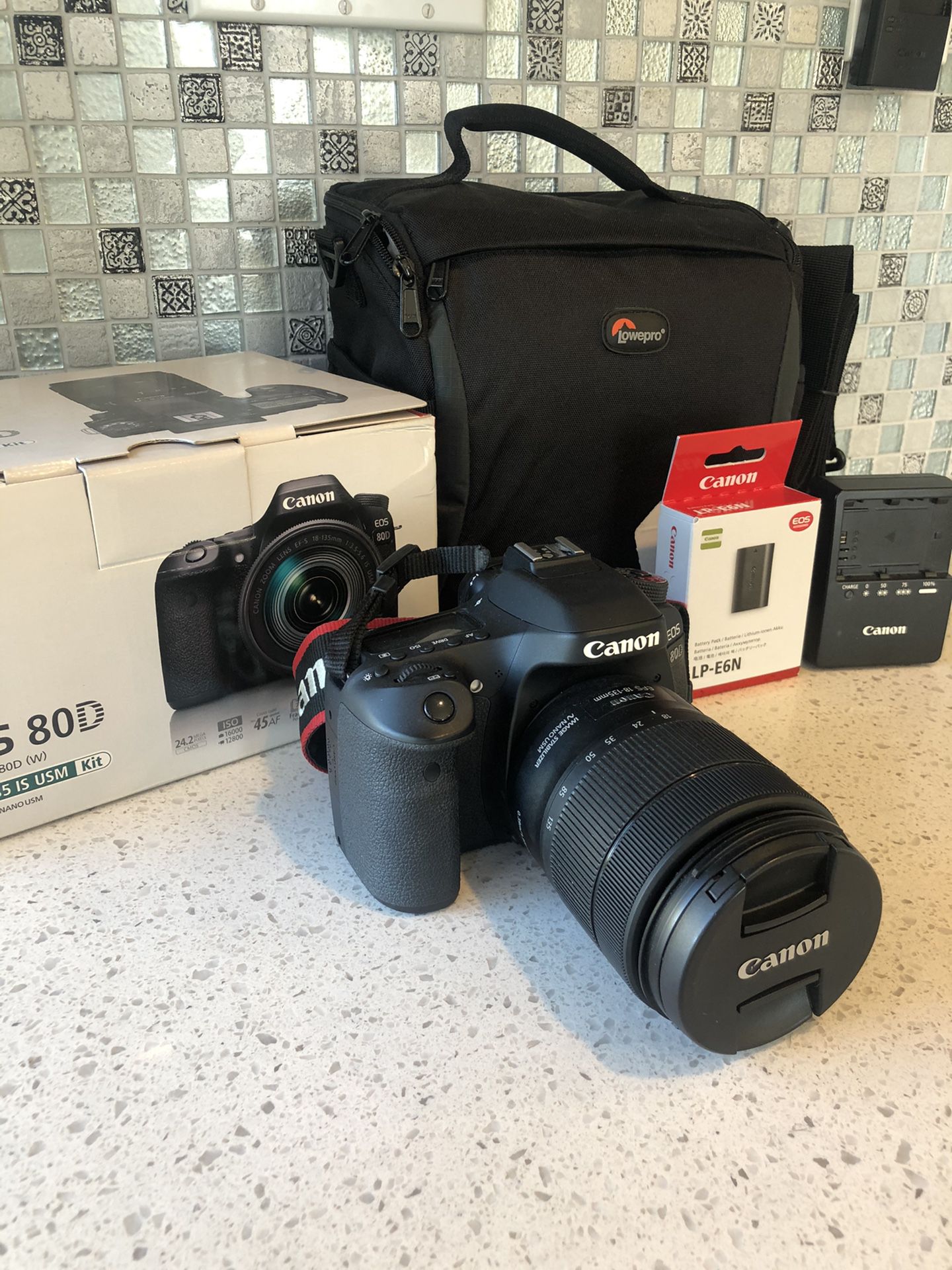 CANON 80D LIKE NEW $750