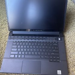 Alienware m15 R4 Gaming Laptop (RTX 3070 / i7 / 16GB / 512GB SSD – Excellent Cond)