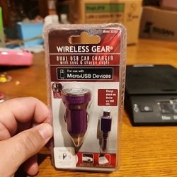 Dual USB car charger w/sync and charge cable - Purple
