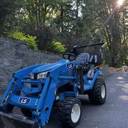 2021 LS MT125 Tractor For sale. Comes With Auger With 12 Inch Wide Bit, And 2021 Rankin SM150 60 Inch 3 Point finish mower 