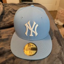 Baby blue yankee fitted hat 