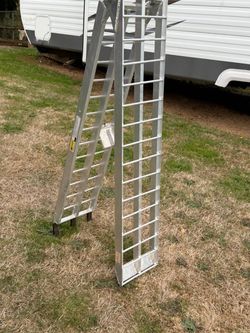 Brand new aluminum motorcycle ramp Brand new aluminum motorcycle ramp