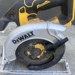 Dewalt XR 6 1/2 Circular Saw 
