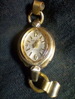 Black Shield Vintage Ladies Watch Gold Tone