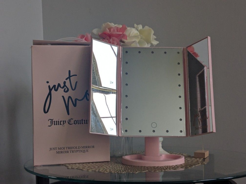 Juicy Couture Trifold lLed Light Up Vanity Mirror