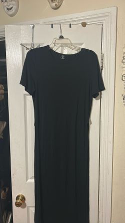 Black Long Dress T-Shirt Like With Splits In Each Side, You Can Wear Shorts Under There And They Look Very Cute Size 0 Xl