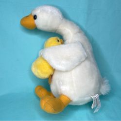 Vintage Ganz Mother Goose with Baby Plush 