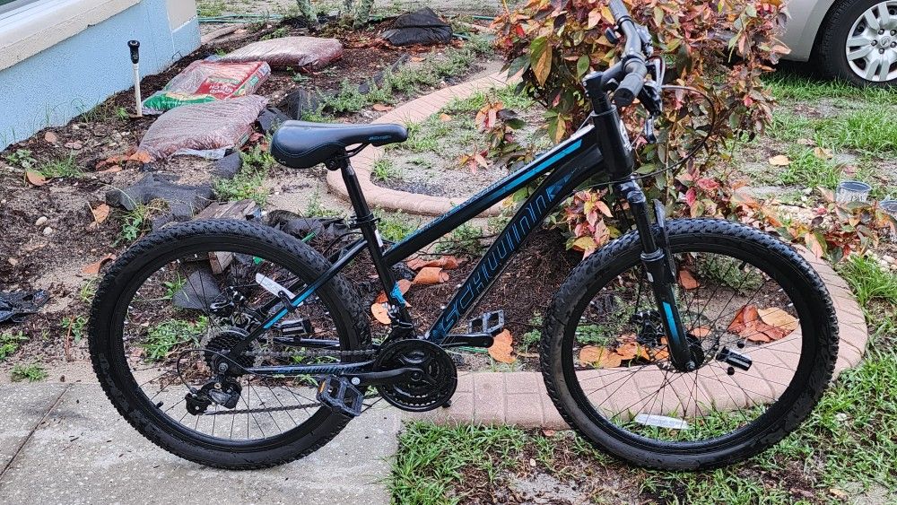 Schwinn 24" Sidewinder Mountain Bike With Disc Brakes