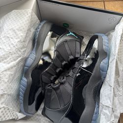 Jordan 11 Gamma Size 9.5 New