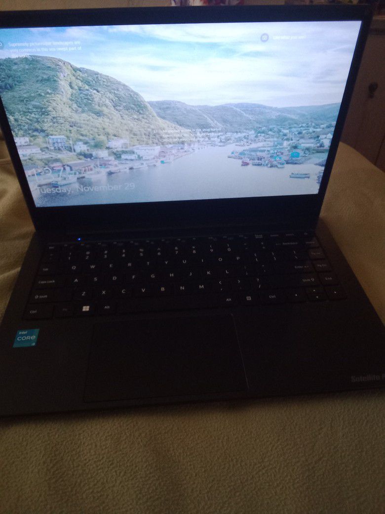 Toshiba Dynabook Laptop 