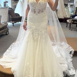 BRAND NEW / NEVER WORN OR ALTERED WEDDING DRESS