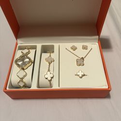 VC&A style jewelry gift set 