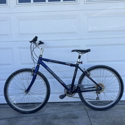 🚴 Specialized Hardrock Mountain Bike – 17” Frame (fits 5’5”–5’10”)