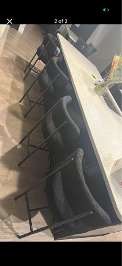 Set of 4 navy blue Boucle Bar Stools