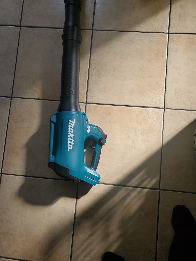 MAKITA BLOWER 18.VOL USED BRUSHLESS 