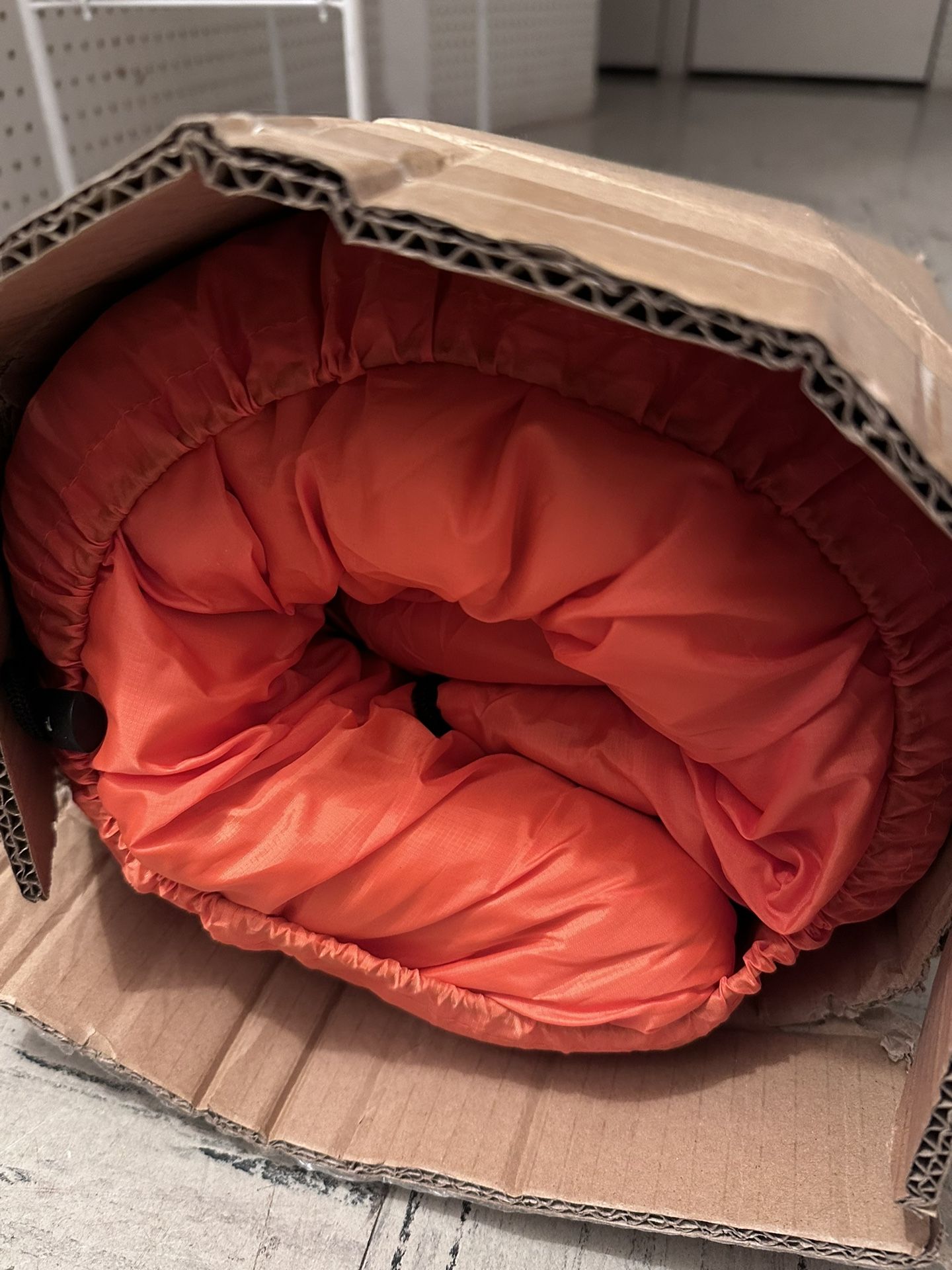 Sleeping bag - New
