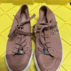 g by guess woman sneakers Size 8M