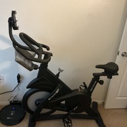 Like New Exercise Bike Echelon GT