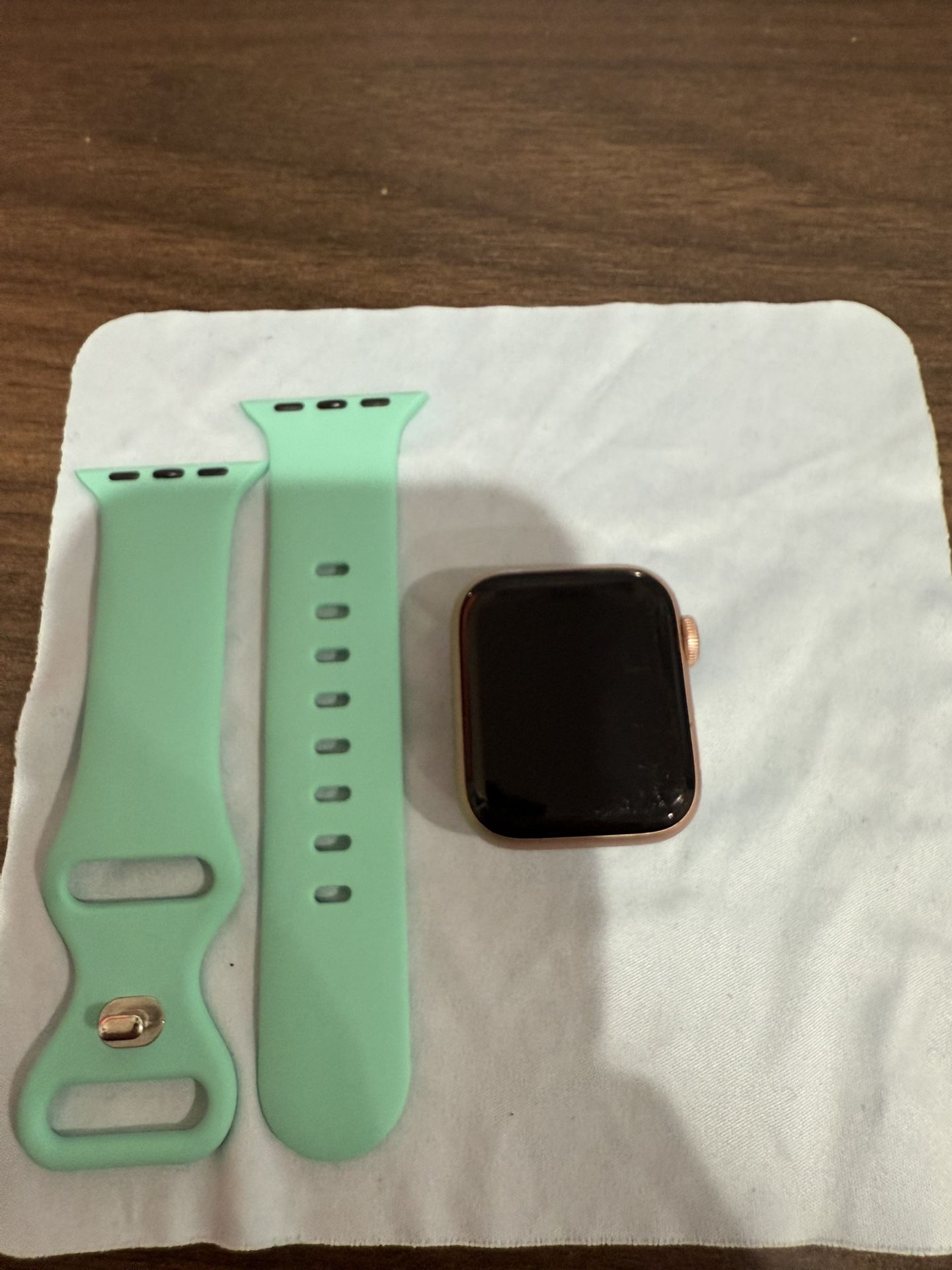 Apple Watch Series 4, GPS And Cellular