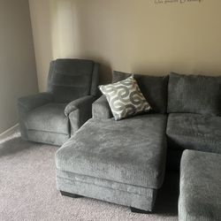 Sectional with Ottoman and and Recliner- Pillows are included.